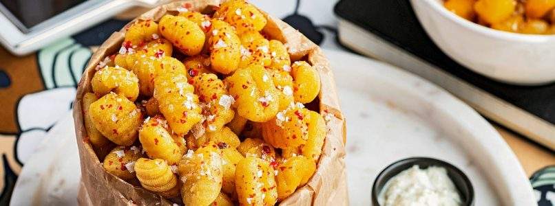 Ricetta Gnocchi di patate fritti e salsa di anacardi