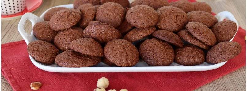 Biscotti cacao e nocciole - Ricetta di Misya
