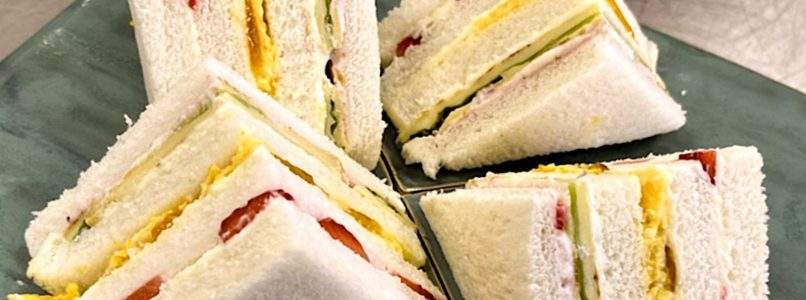 Club sandwich dolce: il panino iconico diventa un dessert