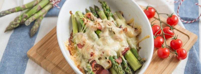 La ricetta per cuocere gli asparagi al forno
