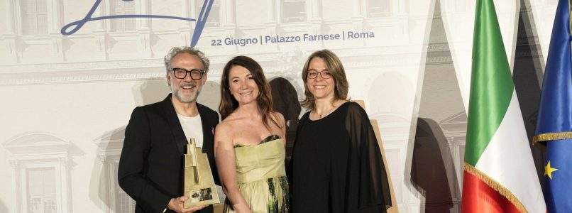 Le Farnèse d'Or celebra la cucina italiana candidata con un premio a Massimo Bottura
| La Cucina Italiana