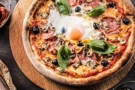 Pizza con le uova: le ricette da provare subito!