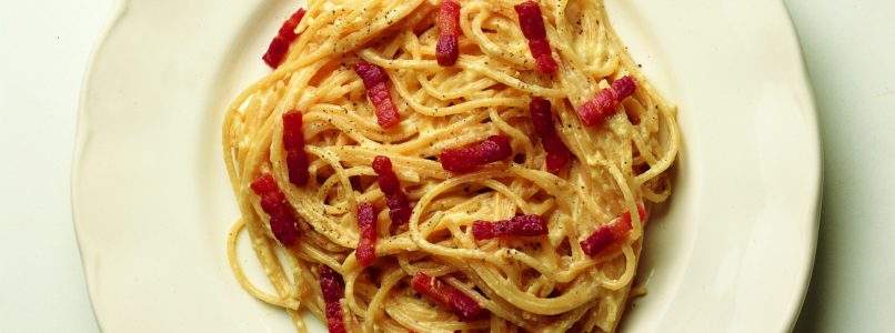 Ricetta Spaghetti alla carbonara con parmigiano