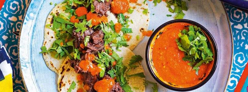 Ricetta Tacos con guancia fondente alla piemontese e salsa piccante