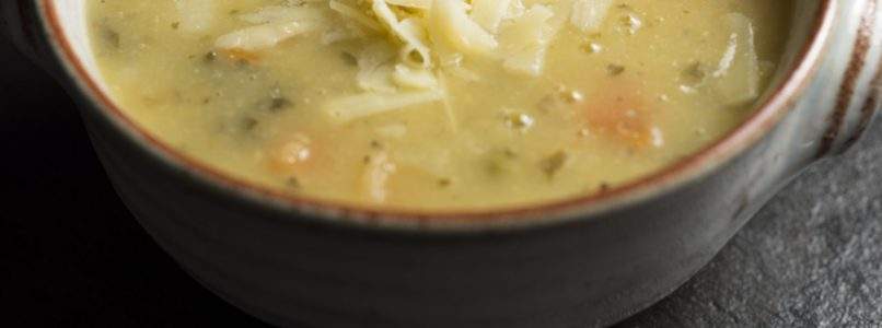 Riso, cipolle, carote, aglio e sedano: la minestra perfetta